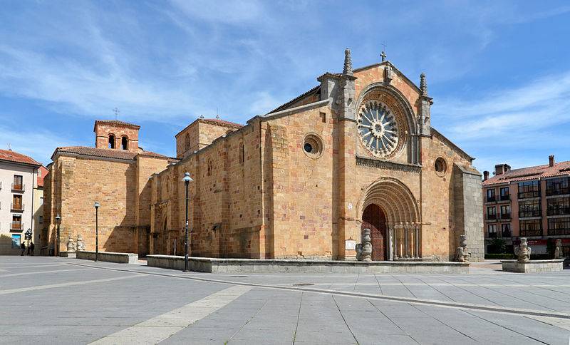 ÁVILA Es una provincia del centro de España perteneciente a la comunidad autónoma de Castilla y Le